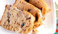 Panetone com ameixa e nozes